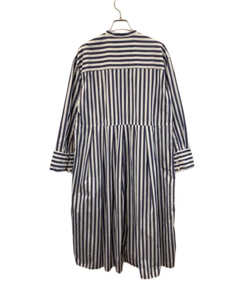 universal tissu（ユニバーサルティシュ）universal tissu (ユニバーサルティシュ) 長袖ワンピース ホワイト×ブルー サイズ:Fの古着・服飾アイテム