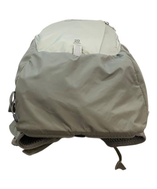 SALOMON（サロモン）SALOMON (サロモン) リュック ライトグレーの古着・服飾アイテム