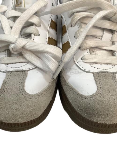 adidas（アディダス）adidas (アディダス) スニーカー ホワイト サイズ: 24cmの古着・服飾アイテム