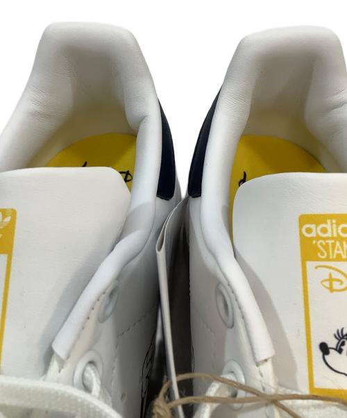 adidas（アディダス）adidas (アディダス) DISNEY (ディズニー) スニーカー ホワイト サイズ: 25cm 未使用品の古着・服飾アイテム