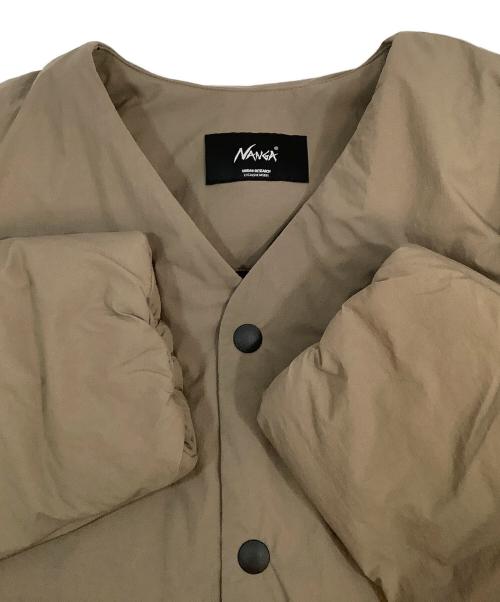 NANGA（ナンガ）NANGA (ナンガ) ノーカラーダウンジャケット ベージュ サイズ:Mの古着・服飾アイテム