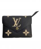 LOUIS VUITTONルイ ヴィトン）の古着「ポルトフォイユ・ヴィクトリーヌ モノグラムアンプラント」｜ブラック