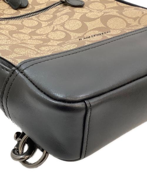 COACH（コーチ）COACH (コーチ) ボディバッグ ベージュ×ブラックの古着・服飾アイテム