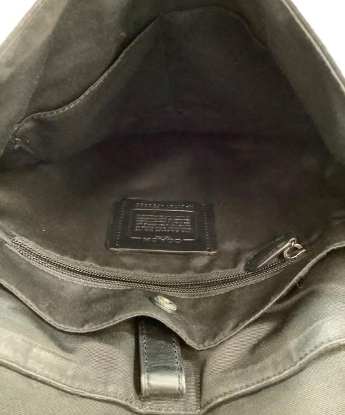 COACH（コーチ）COACH (コーチ) フラップショルダーバッグ ネイビーの古着・服飾アイテム