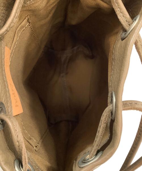 hobo（ホボ）hobo (ホボ) 巾着ショルダーバッグ ベージュの古着・服飾アイテム