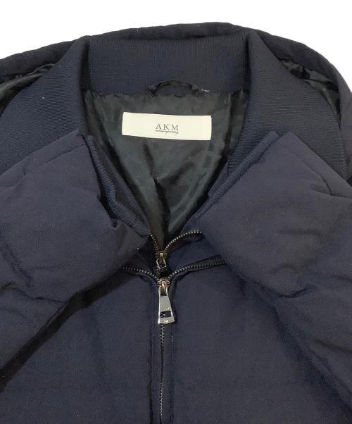 AKM Contemporary（エーケーエムコンテンポラリー）AKM Contemporary (エーケーエムコンテンポラリー) ダウンジャケット ネイビー サイズ:Lの古着・服飾アイテム