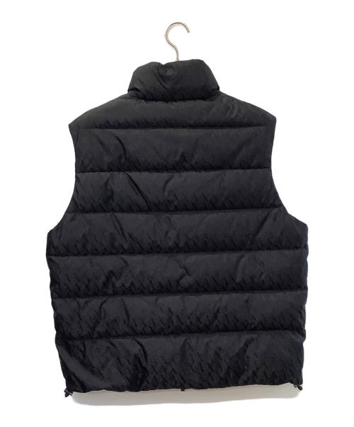 ARMANI EXCHANGE（アルマーニ エクスチェンジ）ARMANI EXCHANGE (アルマーニ エクスチェンジ) オールオーバーロゴ シャイニーダウンベスト ブラック サイズ:Lの古着・服飾アイテム