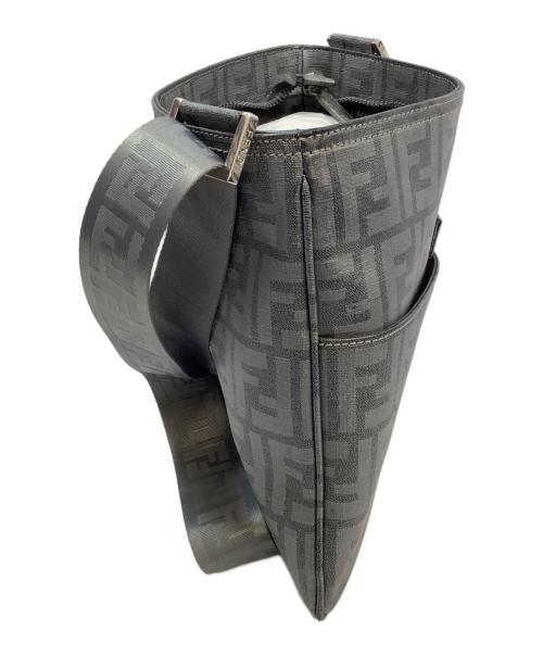 FENDI（フェンディ）FENDI (フェンディ) ショルダーバッグ グレーの古着・服飾アイテム