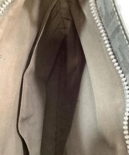FENDI（フェンディ）FENDI (フェンディ) ショルダーバッグ グレーの古着・服飾アイテム