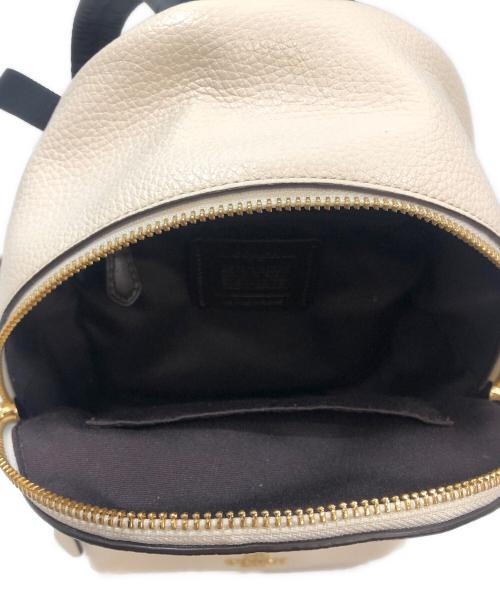 COACH（コーチ）COACH (コーチ) リュック ホワイトの古着・服飾アイテム