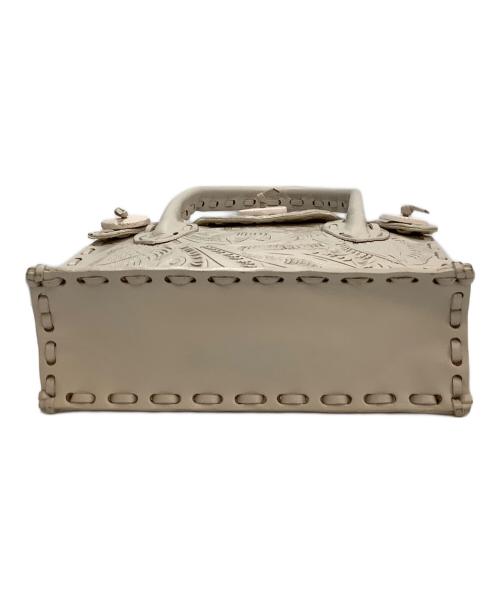 Carving Tribes（カービングトライブス）Carving Tribes (カービングトライブス) ショルダーバッグ アイボリーの古着・服飾アイテム