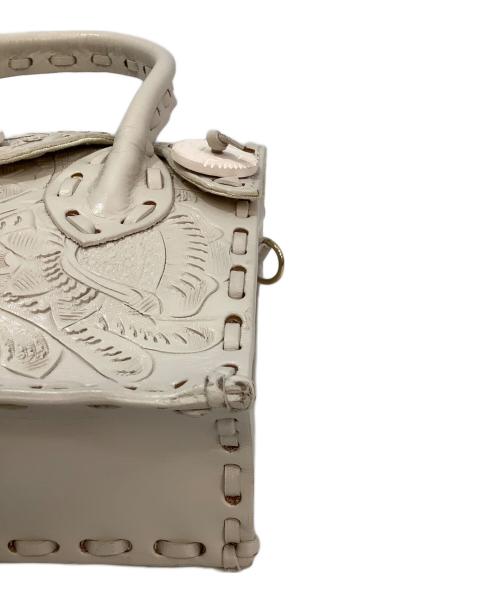 Carving Tribes（カービングトライブス）Carving Tribes (カービングトライブス) ショルダーバッグ アイボリーの古着・服飾アイテム