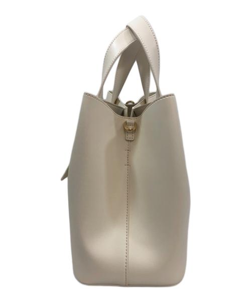 CHARLES & KEITH（チャールズアンドキース）CHARLES & KEITH (チャールズアンドキース) ハンドバッグ ホワイトの古着・服飾アイテム