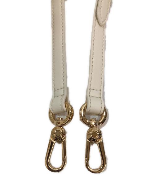 CHARLES & KEITH（チャールズアンドキース）CHARLES & KEITH (チャールズアンドキース) ハンドバッグ ホワイトの古着・服飾アイテム