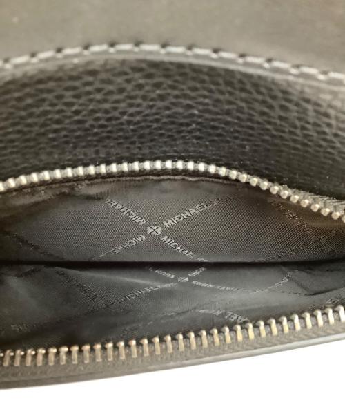 MICHAEL KORS（マイケルコース）MICHAEL KORS (マイケルコース) ショルダーバッグ ブラックの古着・服飾アイテム