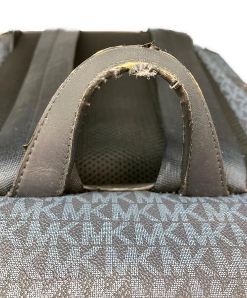 MICHAEL KORS（マイケルコース）MICHAEL KORS (マイケルコース) リュック ブラック×ネイビーの古着・服飾アイテム
