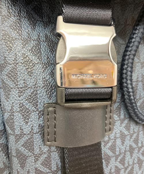 MICHAEL KORS（マイケルコース）MICHAEL KORS (マイケルコース) リュック ブラック×ネイビーの古着・服飾アイテム