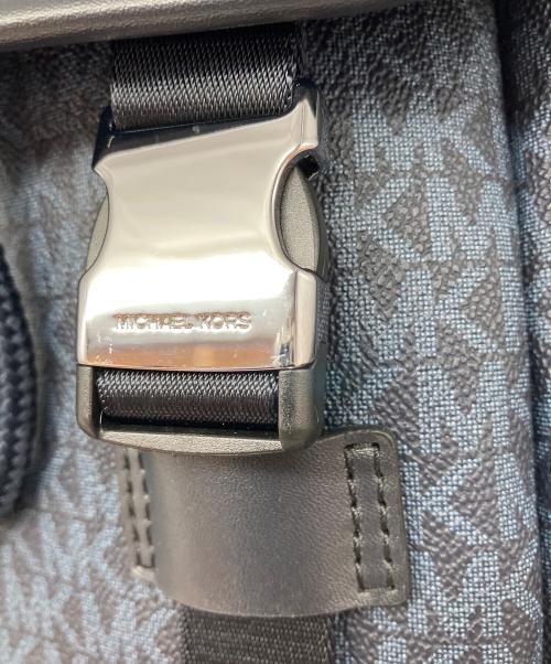 MICHAEL KORS（マイケルコース）MICHAEL KORS (マイケルコース) リュック ブラック×ネイビーの古着・服飾アイテム