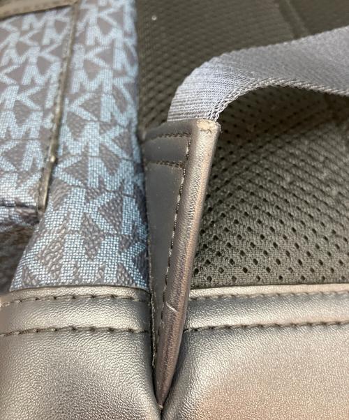 MICHAEL KORS（マイケルコース）MICHAEL KORS (マイケルコース) リュック ブラック×ネイビーの古着・服飾アイテム