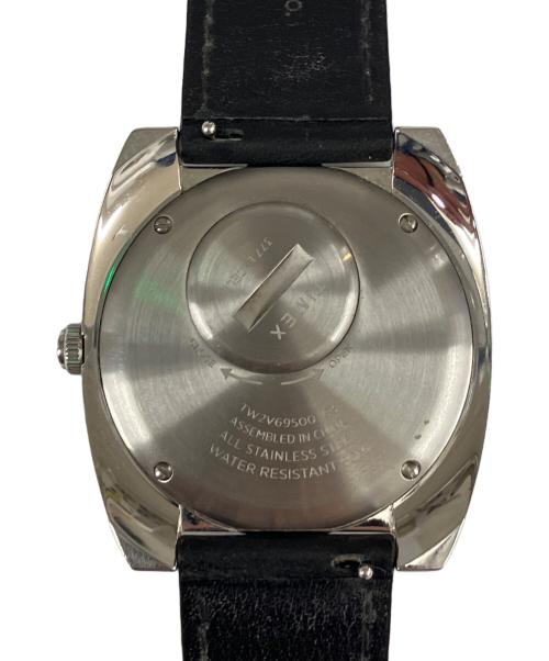 TIMEX（タイメックス）TIMEX (タイメックス) 腕時計 TW2V69500 ワールドタイム 1972 復刻モデル ブルズアイダイヤルの古着・服飾アイテム