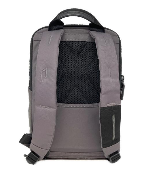 TUMI（トゥミ）TUMI (トゥミ) リュック グレーの古着・服飾アイテム