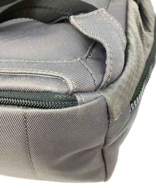 TUMI（トゥミ）TUMI (トゥミ) リュック グレーの古着・服飾アイテム