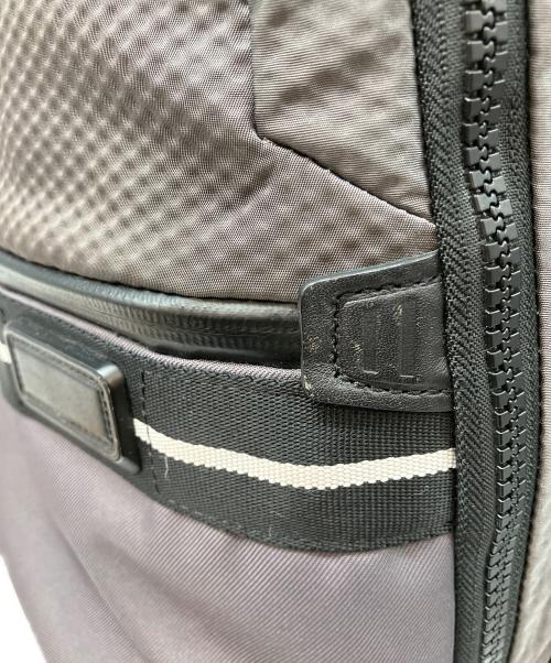 TUMI（トゥミ）TUMI (トゥミ) リュック グレーの古着・服飾アイテム
