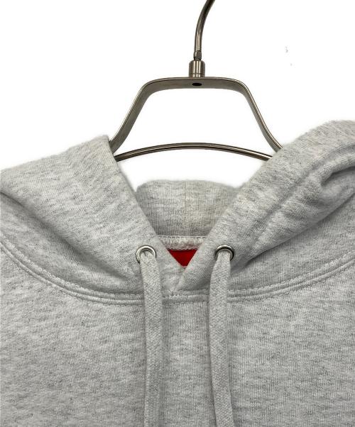 SUPREME（シュプリーム）SUPREME (シュプリーム) プルオーバーパーカー ライトグレー サイズ:Mの古着・服飾アイテム