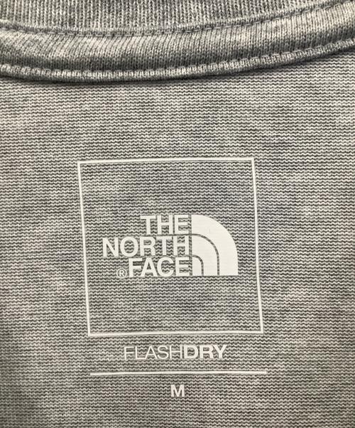 THE NORTH FACE（ザ ノース フェイス）THE NORTH FACE (ザ ノース フェイス) ロングスリーブバックスクエアロゴティー グレー サイズ:Mの古着・服飾アイテム
