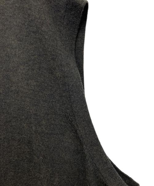 mizuiro-ind（ミズイロインド）mizuiro-ind (ミズイロインド) Vネックロングベスト チャコールグレー サイズ:Fの古着・服飾アイテム