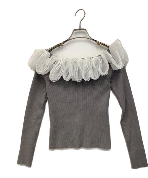 FRAY ID（フレイ アイディー）FRAY ID (フレイ アイディー) フリルコンビオフショルダーリブニット グレー サイズ:ONE　SIZEの古着・服飾アイテム