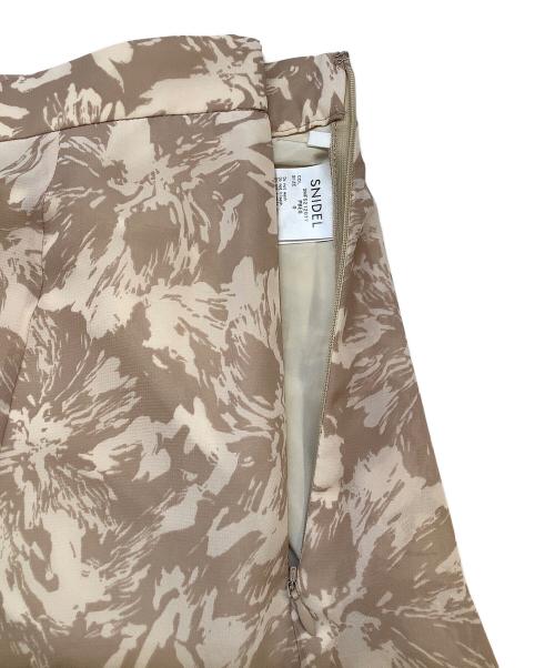 Snidel（スナイデル）Snidel (スナイデル) ヘムフレアプリントスカート ピンクの古着・服飾アイテム