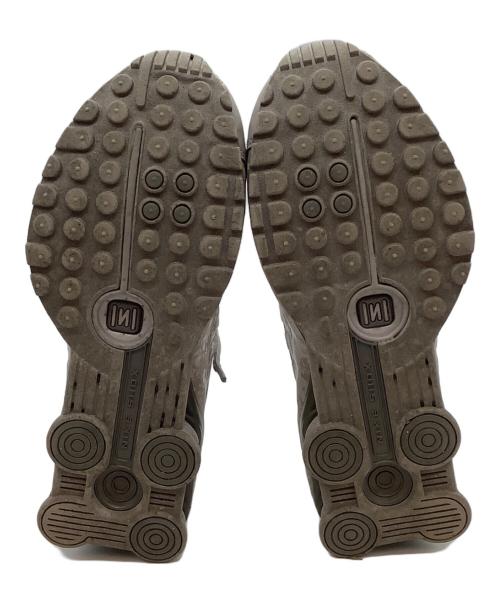 NIKE（ナイキ）NIKE (ナイキ) NIKE WMNS SHOX R4 FloralCollege GreyFlat Pewter グレー サイズ:US7.5の古着・服飾アイテム