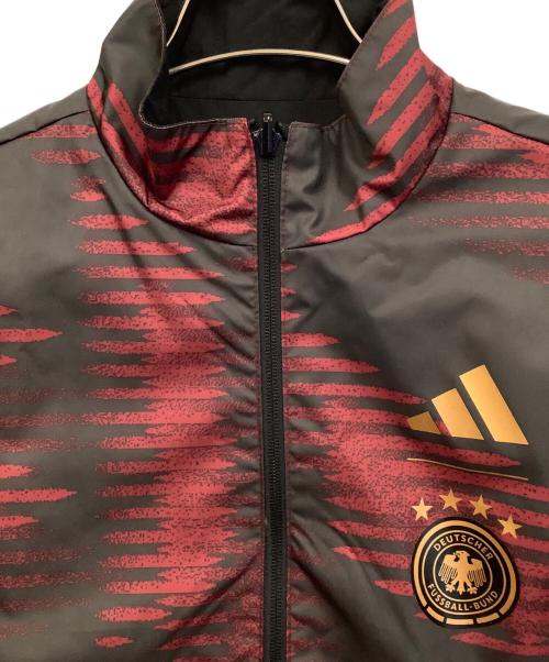 adidas（アディダス）adidas (アディダス) ドイツ代表 (ドイツダイヒョウ) 2022 FIFA ワールドカップ ドイツ代表 リバーシブル アンセムジャケット ブラック サイズ:XLの古着・服飾アイテム