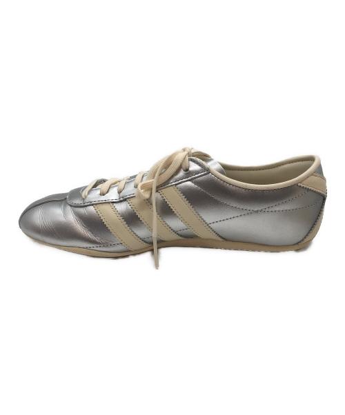 adidas（アディダス）adidas (アディダス) TOKYO W トーキョー ウィメンズ  シルバー サイズ:26.5の古着・服飾アイテム