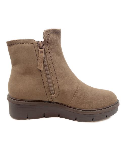 CLARKS（クラークス）CLARKS (クラークス) サイドゴアシューズ ベージュ サイズ:UK5Dの古着・服飾アイテム