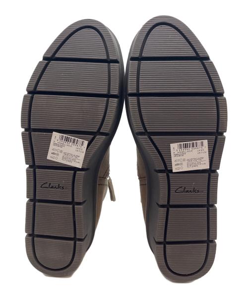 CLARKS（クラークス）CLARKS (クラークス) サイドゴアシューズ ベージュ サイズ:UK5Dの古着・服飾アイテム