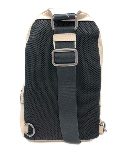 COACH（コーチ）COACH (コーチ) チャールズ ナイロン ボティバッグ ベージュ×ブラックの古着・服飾アイテム