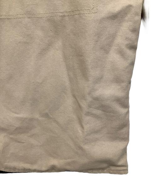 CarHartt（カーハート）CarHartt (カーハート) ADAM KIMMEL (アダムキメル) ジャケット ベージュ サイズ:Sの古着・服飾アイテム