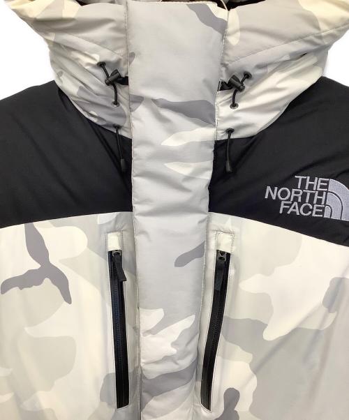 THE NORTH FACE（ザ ノース フェイス）THE NORTH FACE (ザ ノース フェイス) ノベルティバルトロライトダウンジャケット グレー×ホワイト サイズ:Sの古着・服飾アイテム