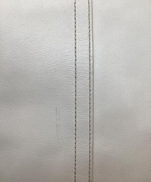 COACH（コーチ）COACH (コーチ) ソーホー スモール レザーダッフル ホワイトの古着・服飾アイテム