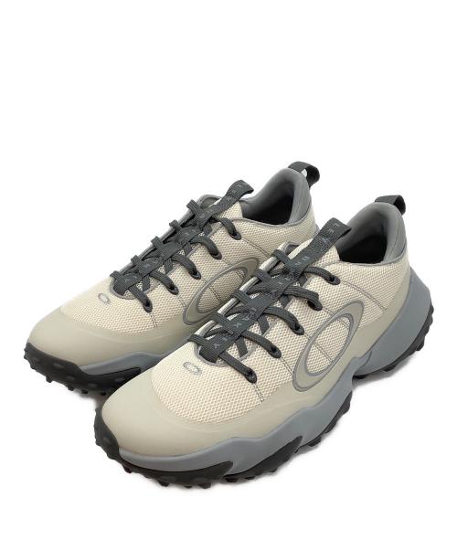 OAKLEY（オークリー）OAKLEY (オークリー)  OAKLEY EDGE FLEX アイボリー×グレー サイズ:28.5の古着・服飾アイテム