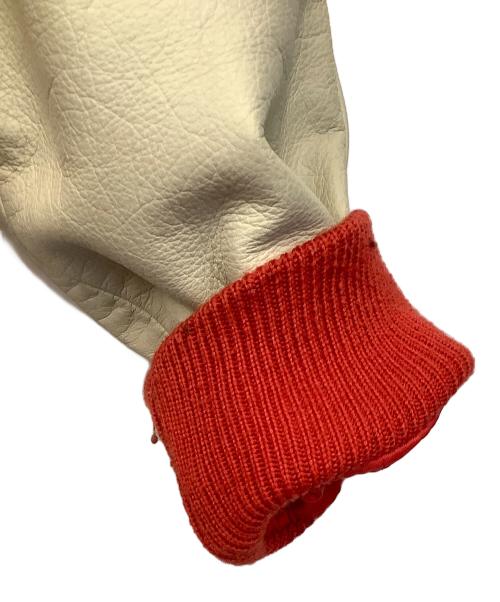 MAC HOPE（マックホープ）MAC HOPE (マックホープ) スタジャン レッド×アイボリー サイズ:Mの古着・服飾アイテム