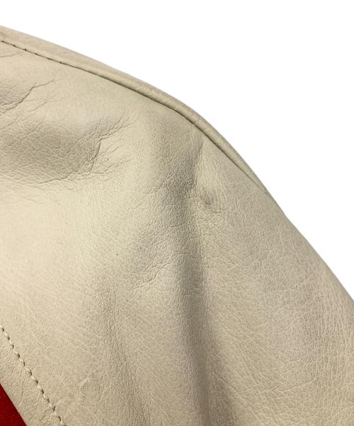MAC HOPE（マックホープ）MAC HOPE (マックホープ) スタジャン レッド×アイボリー サイズ:Mの古着・服飾アイテム