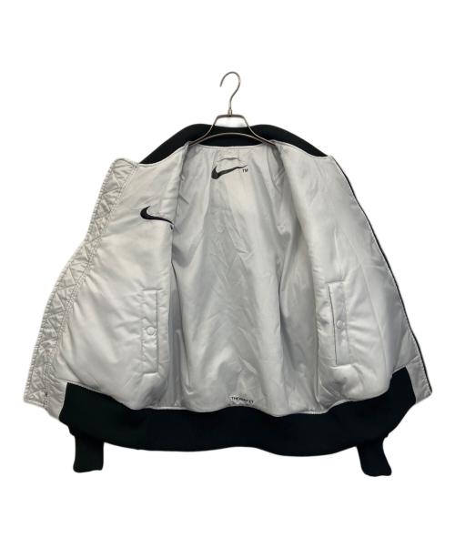 NIKE（ナイキ）NIKE (ナイキ) スウォッシュボンバージャケット ブラック×ホワイト サイズ:Lの古着・服飾アイテム