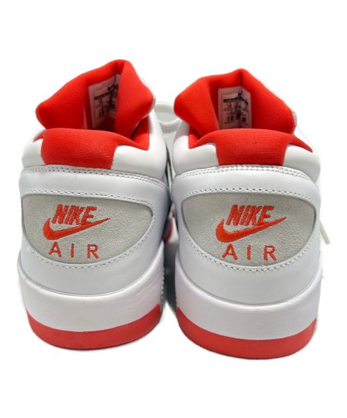 NIKE（ナイキ）NIKE (ナイキ) スニーカー ホワイト サイズ:28 未使用品の古着・服飾アイテム