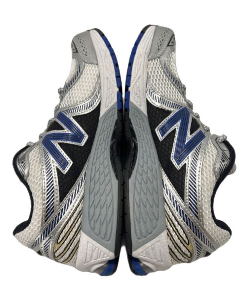 NEW BALANCE（ニューバランス）NEW BALANCE (ニューバランス) スニーカー ホワイト×シルバー サイズ:27.5の古着・服飾アイテム
