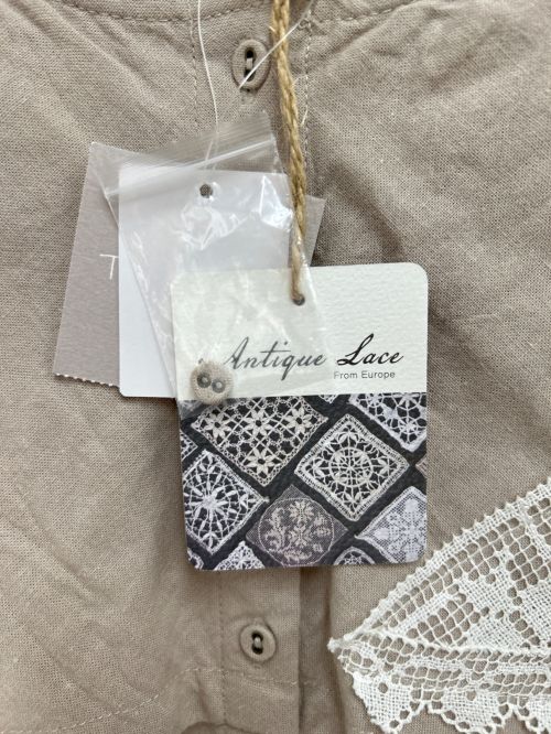 TSUHARU by samansa Mos2（ツハル バイ サマンサモスモス）TSUHARU by samansa Mos2 (ツハル バイ サマンサモスモス) アンティークレースワンピース ベージュ サイズ:フリー 未使用品の古着・服飾アイテム