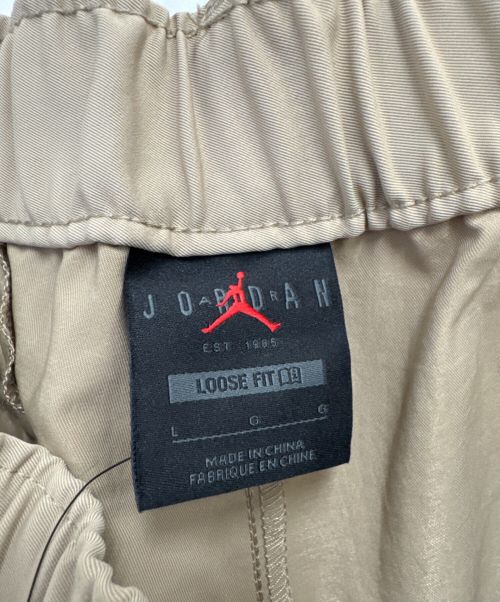 NIKE（ナイキ）NIKE (ナイキ) カーゴパンツ ベージュ サイズ:L 未使用品の古着・服飾アイテム