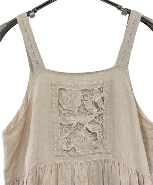 TSUHARU by samansa Mos2（ツハル バイ サマンサモスモス）TSUHARU by samansa Mos2 (ツハル バイ サマンサモスモス) くり抜きパーツレース貼りワンピース ベージュ サイズ:F 未使用品の古着・服飾アイテム